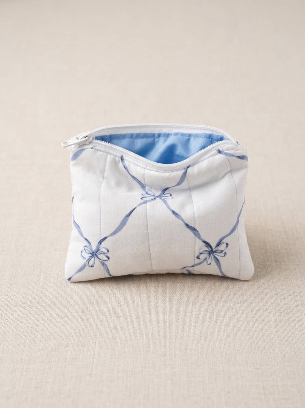 Quilted Ribbon Pattern Zip Pouch - White & Light Blue - Picture 2 of 2